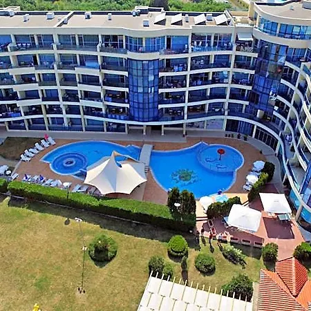 Marina Club פומורי