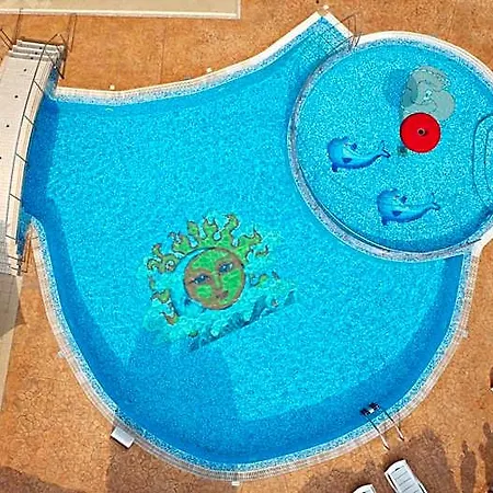 Marina Club מלון דירות 4*