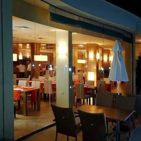 Lägenhetshotell Marina Club 4*
