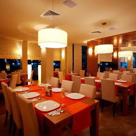 Marina Club