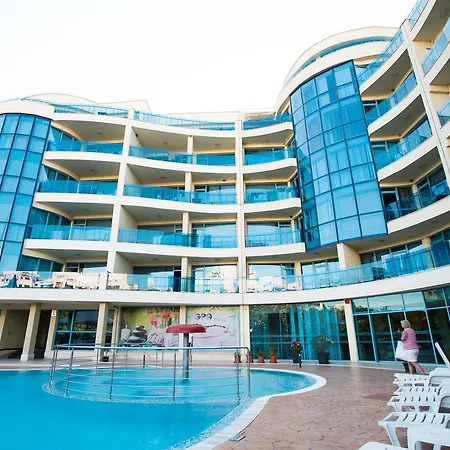 Marina Club 4* بوموري