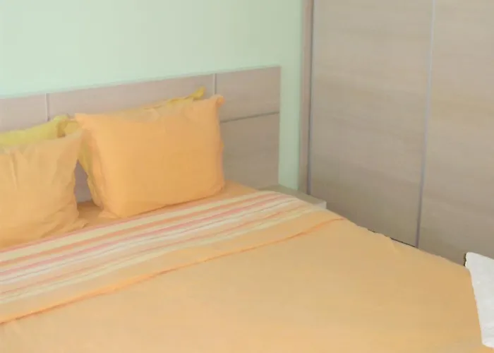 Ξενοδοχείο με διαμερίσματα Marina Club Πομόριε