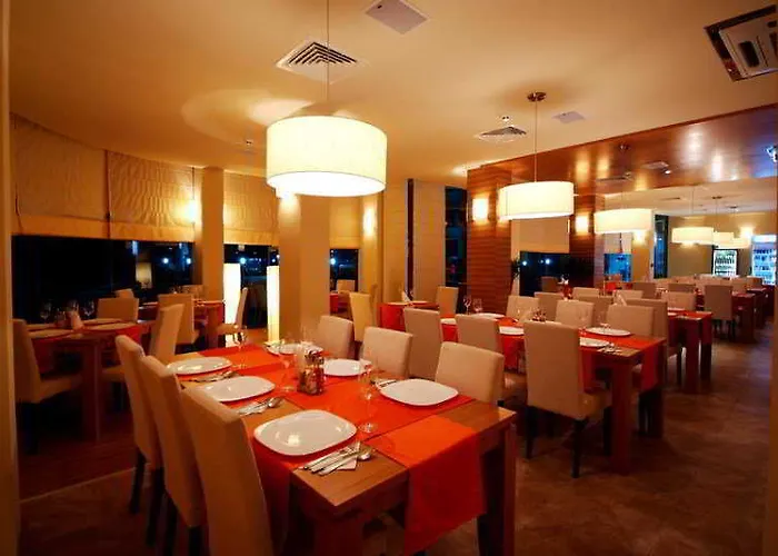 Marina Club