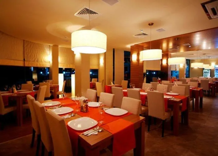 Ξενοδοχείο με διαμερίσματα Marina Club