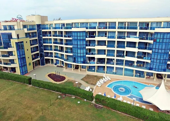 Marina Club